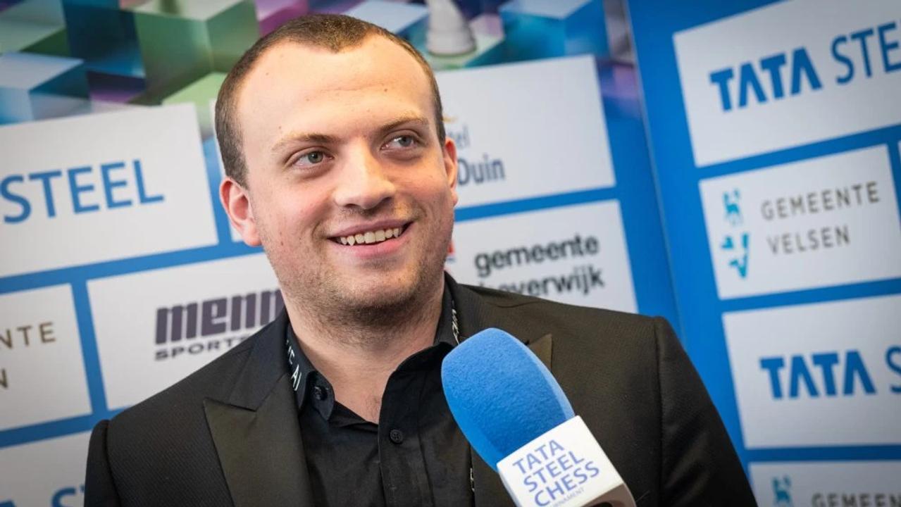 Thumbnail for article: Noční můra na začátku 'Wimbledonu šachu': Klimatičtí aktivisté zaměřili místo konání