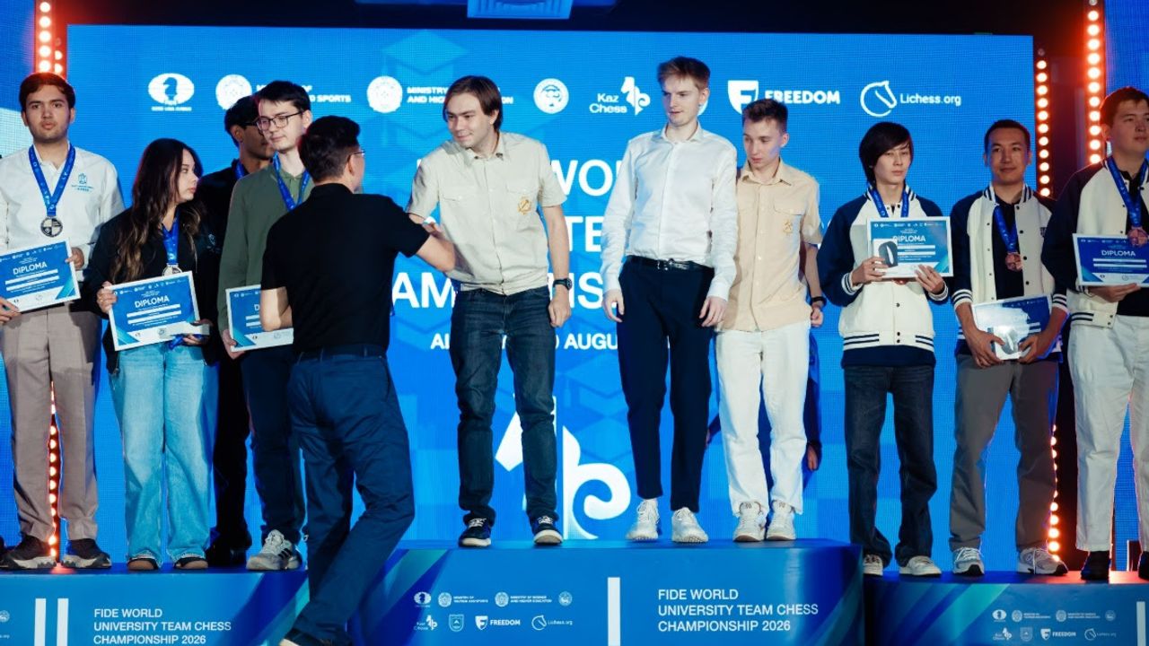 Thumbnail for article: FIDE 将一场宣传胜利拱手让给俄罗斯,俄罗斯大学夺得世界冠军