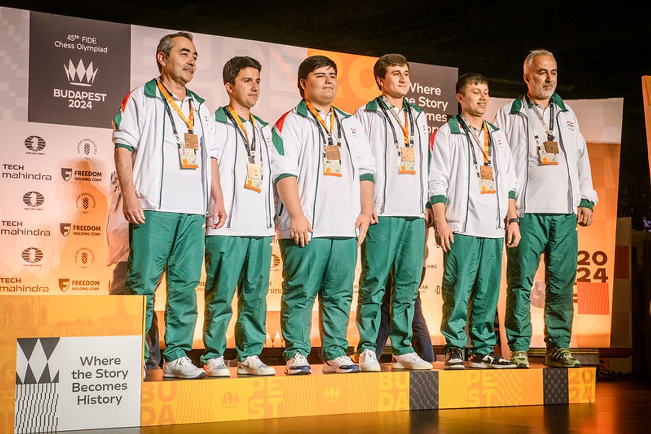 Tádžikistán získal týmový bronz ve skupině C v otevřené sekci na Olympiádě 2024 v Budapešti. Foto: Michal Walusza/FIDE.
