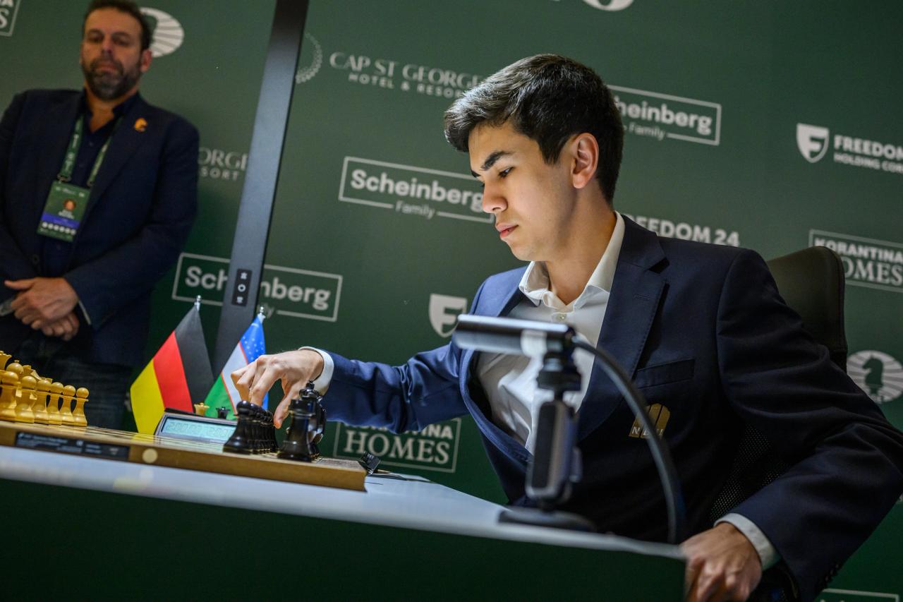 Sindarov 在塞浦路斯赢得 Candidates 后。图片来源:Michal Walusza/FIDE。