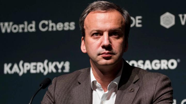 Thumbnail for article: FIDE-voorzitter krijgt sancties. Wie leidt nu de schaakwereld?