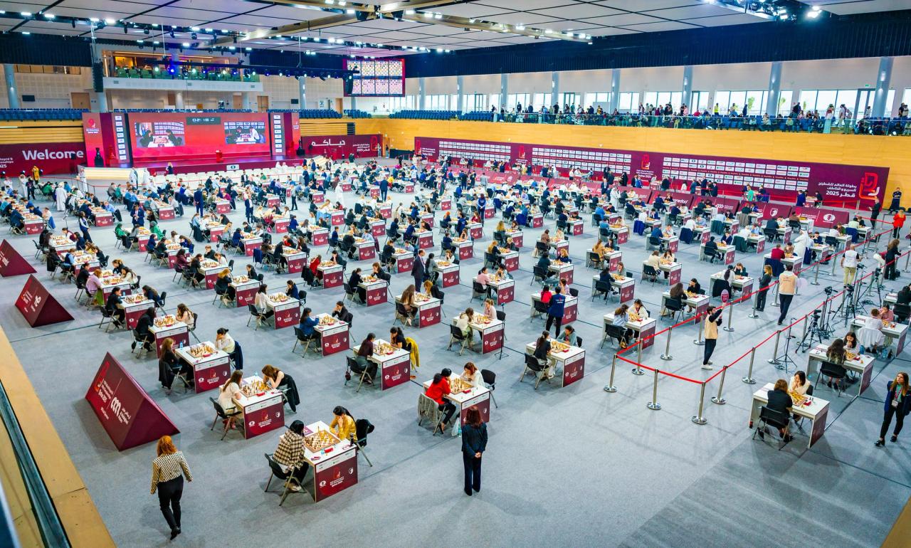 Die Bühne ist bereitet in Doha. Foto: Lennart Ootes/FIDE.