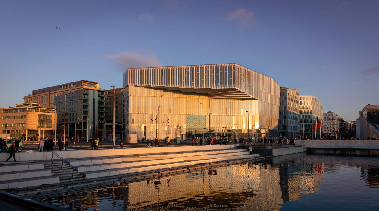 La plus ancienne et la plus grande bibliothèque publique de Norvège. Photo : Michal Walusza/Norway Chess.