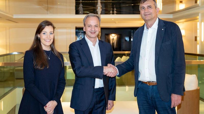 Norway Chess COO Benedicte Westre Skog, FIDE president Arkady Dvorkovich, and Norway Chess CEO Kjell Madland.