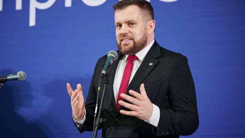 Le candidat polonais Łukasz Turlej s'est avéré controversé.
