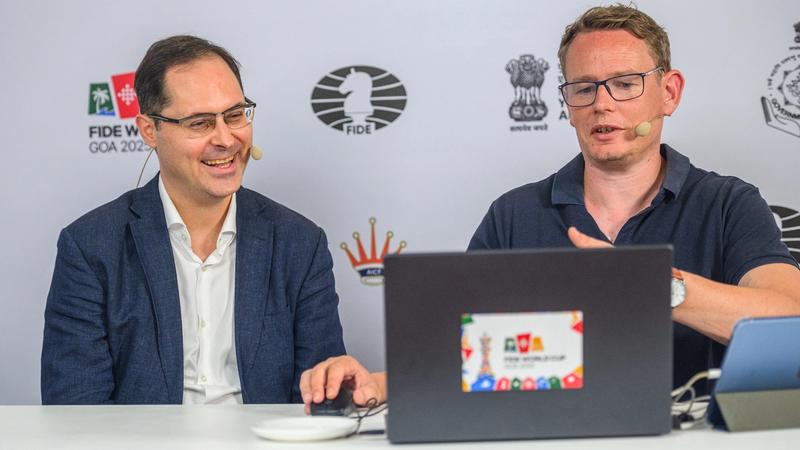 Back in the booth: GM Peter Leko commentates with GM Jan Gustafsson.