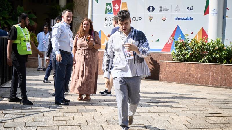 GM Ian Nepomniachtchi arrives for Round 2 of the FIDE World Cup.