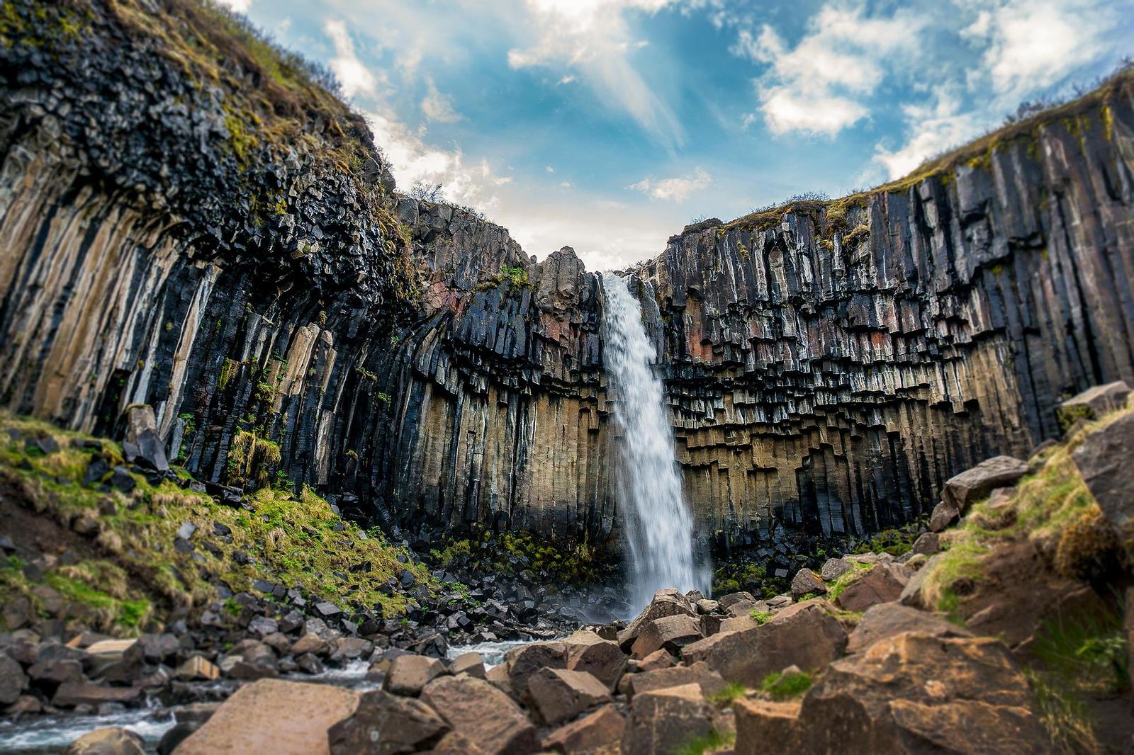 Svartifoss waterfall worm´s eye veiw.
