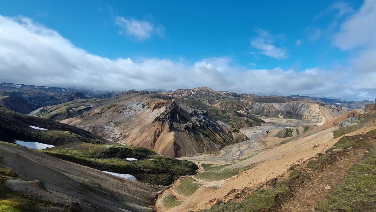 The Green Ridge Hike I Icelandic Mountain Guides
