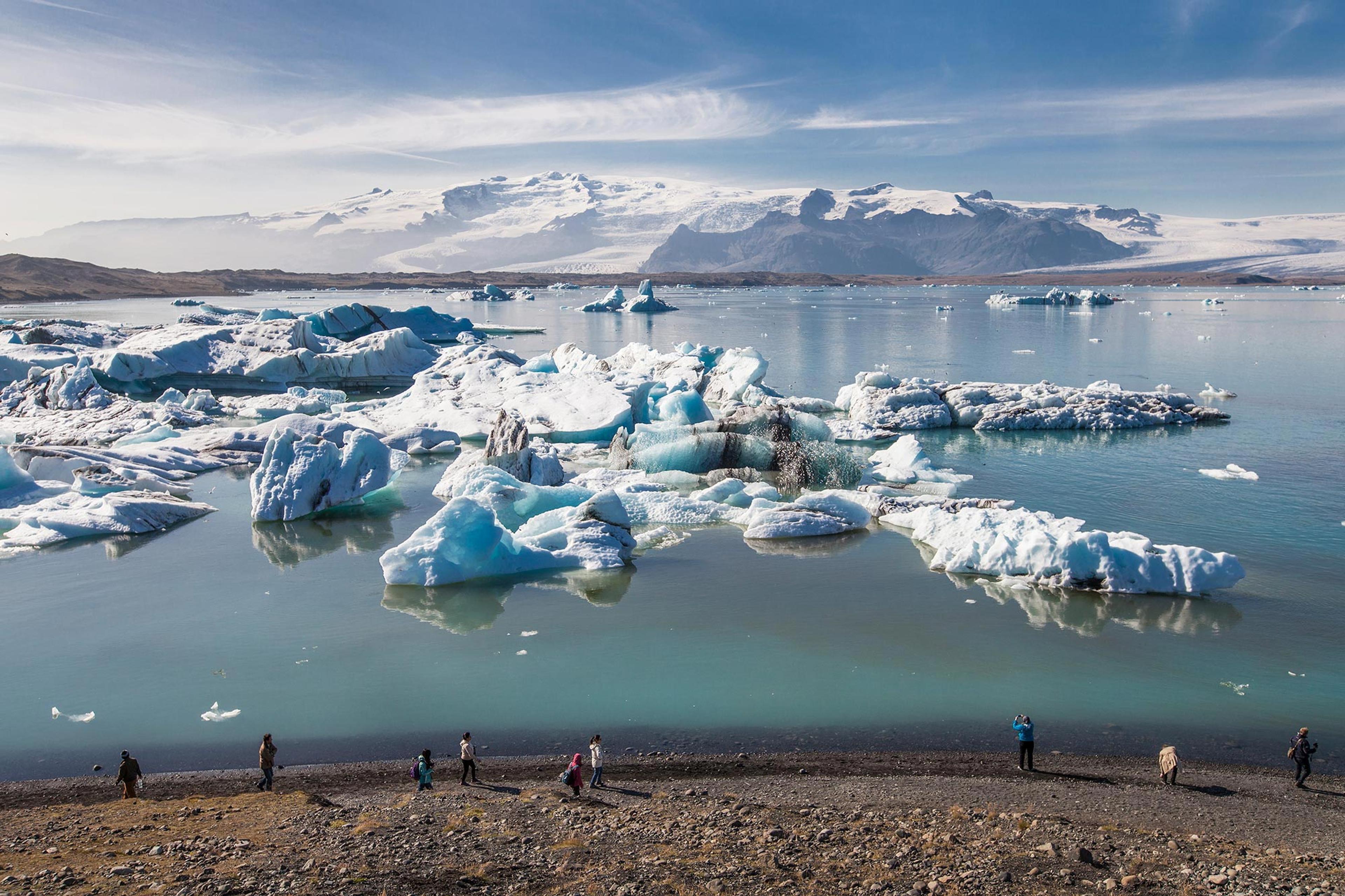 Jökulsárlón glacier lagoon and its many floating icebergs