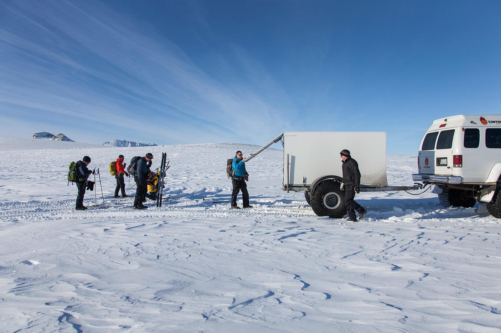 The group being picked upt after the tour and driven to Reykjavík