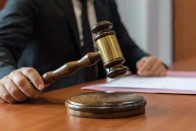 rechter uitspraak stock