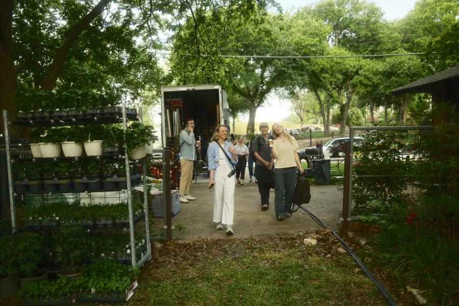 Behind the scenes 10