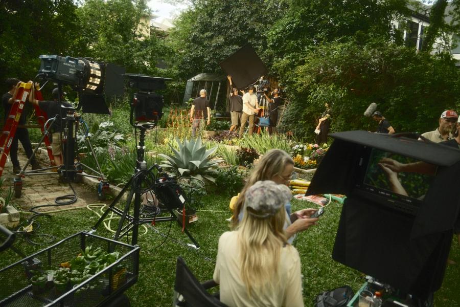 Behind the scenes 32