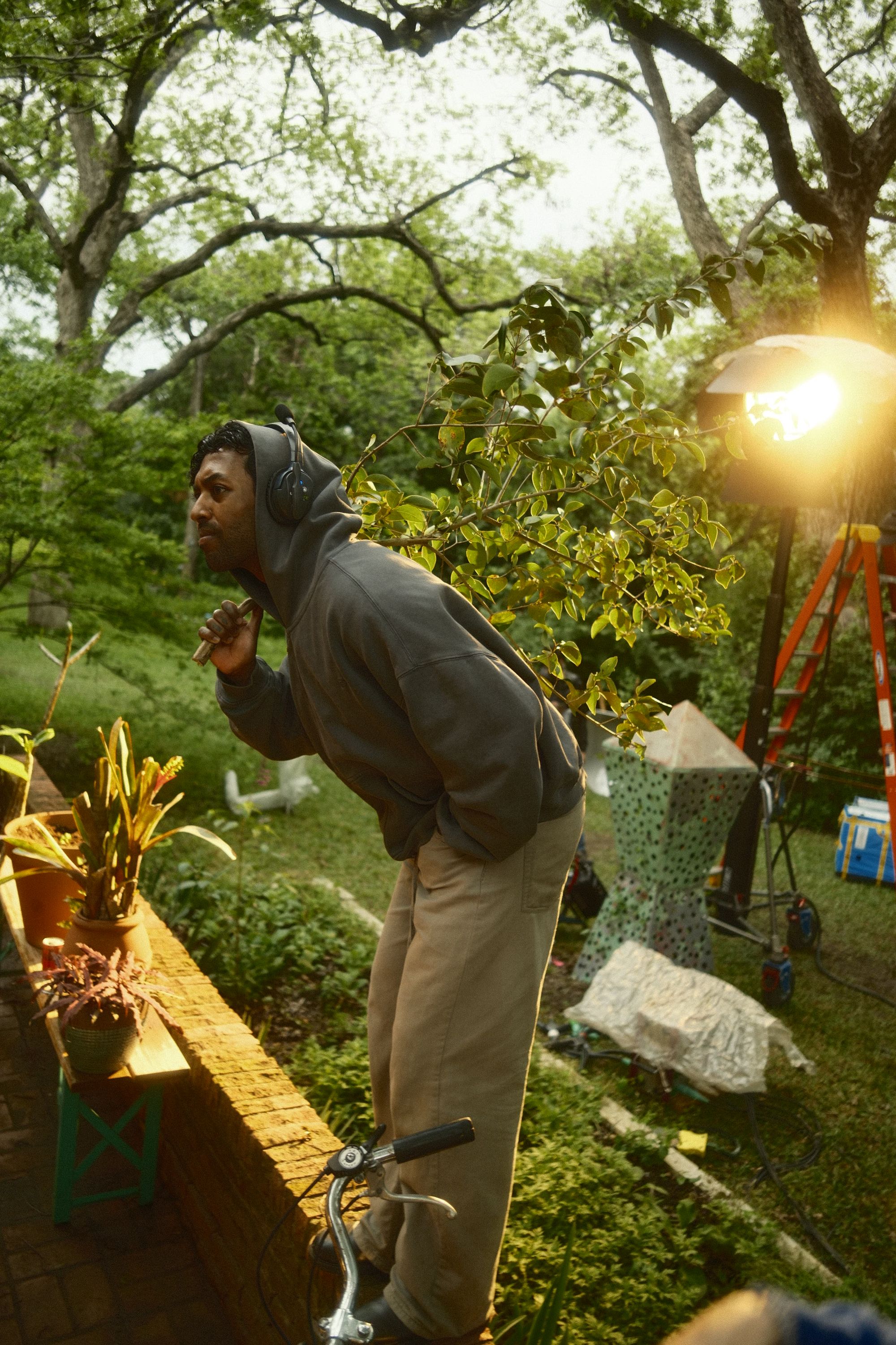 Behind the scenes 16