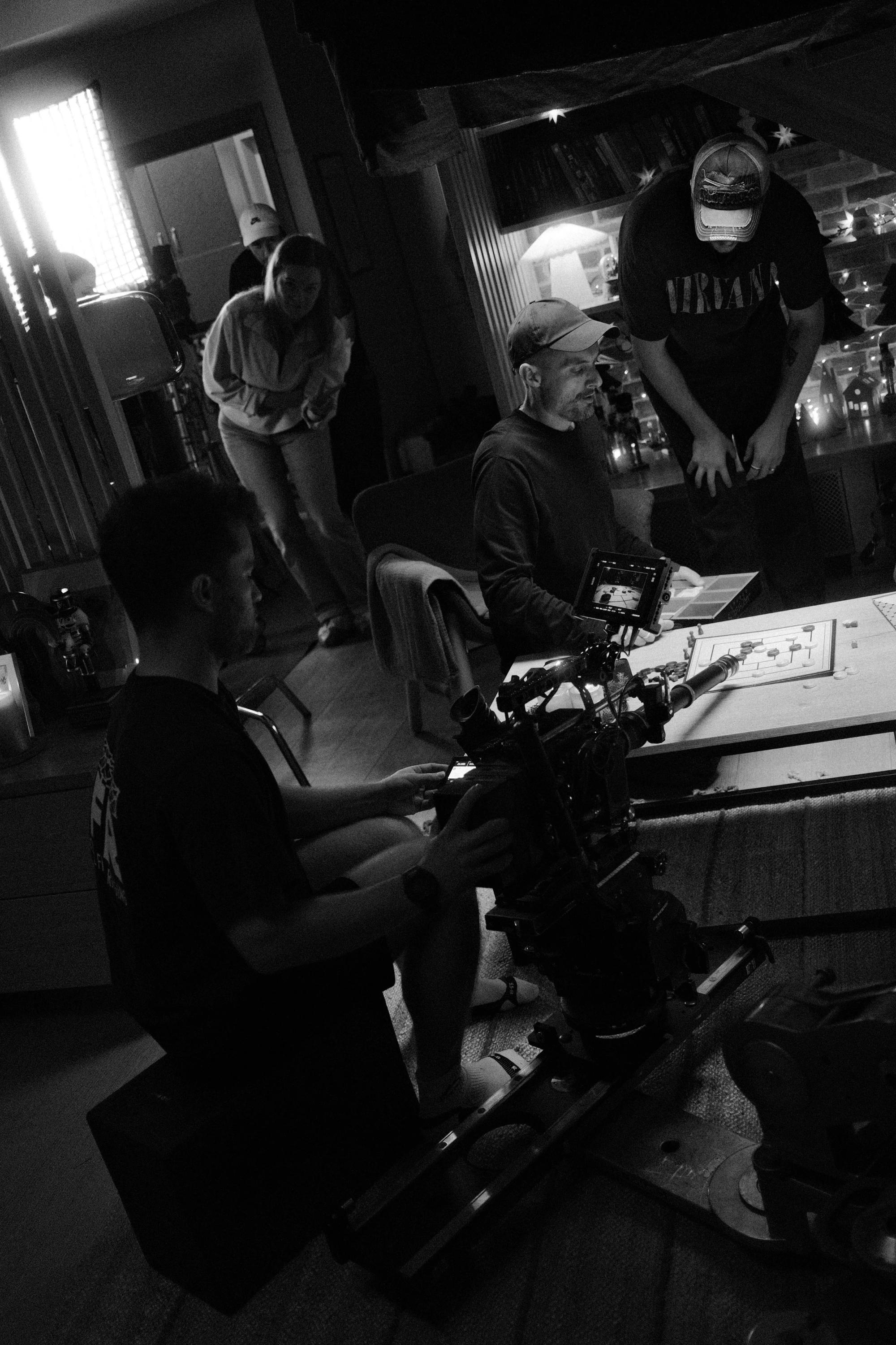Behind the scenes 25