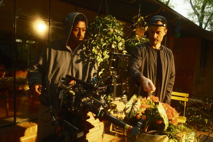 Behind the scenes 23