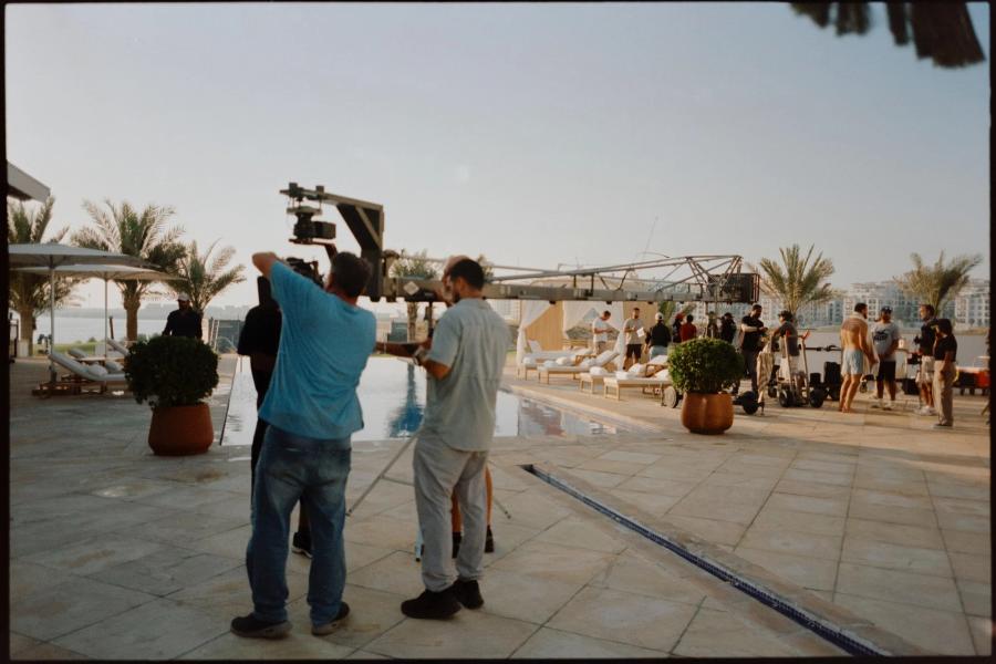 Behind the scenes 17