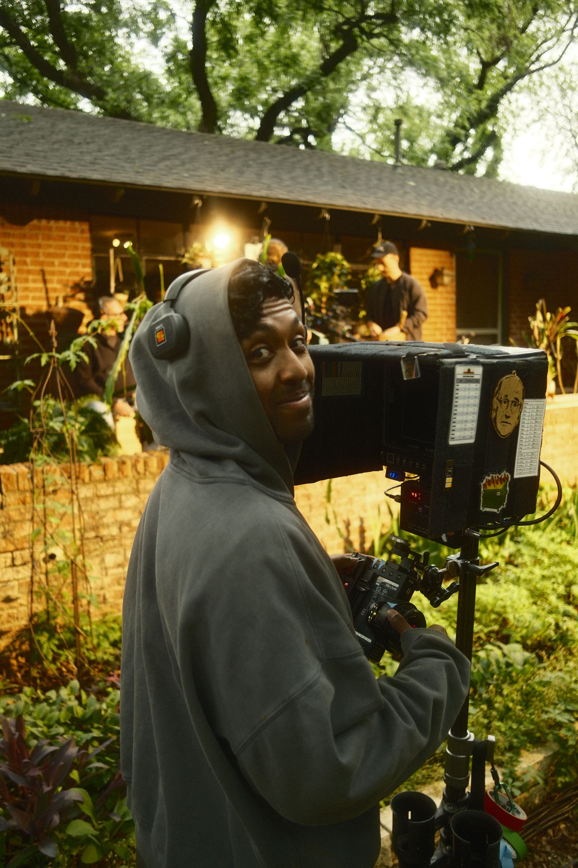 Behind the scenes 24