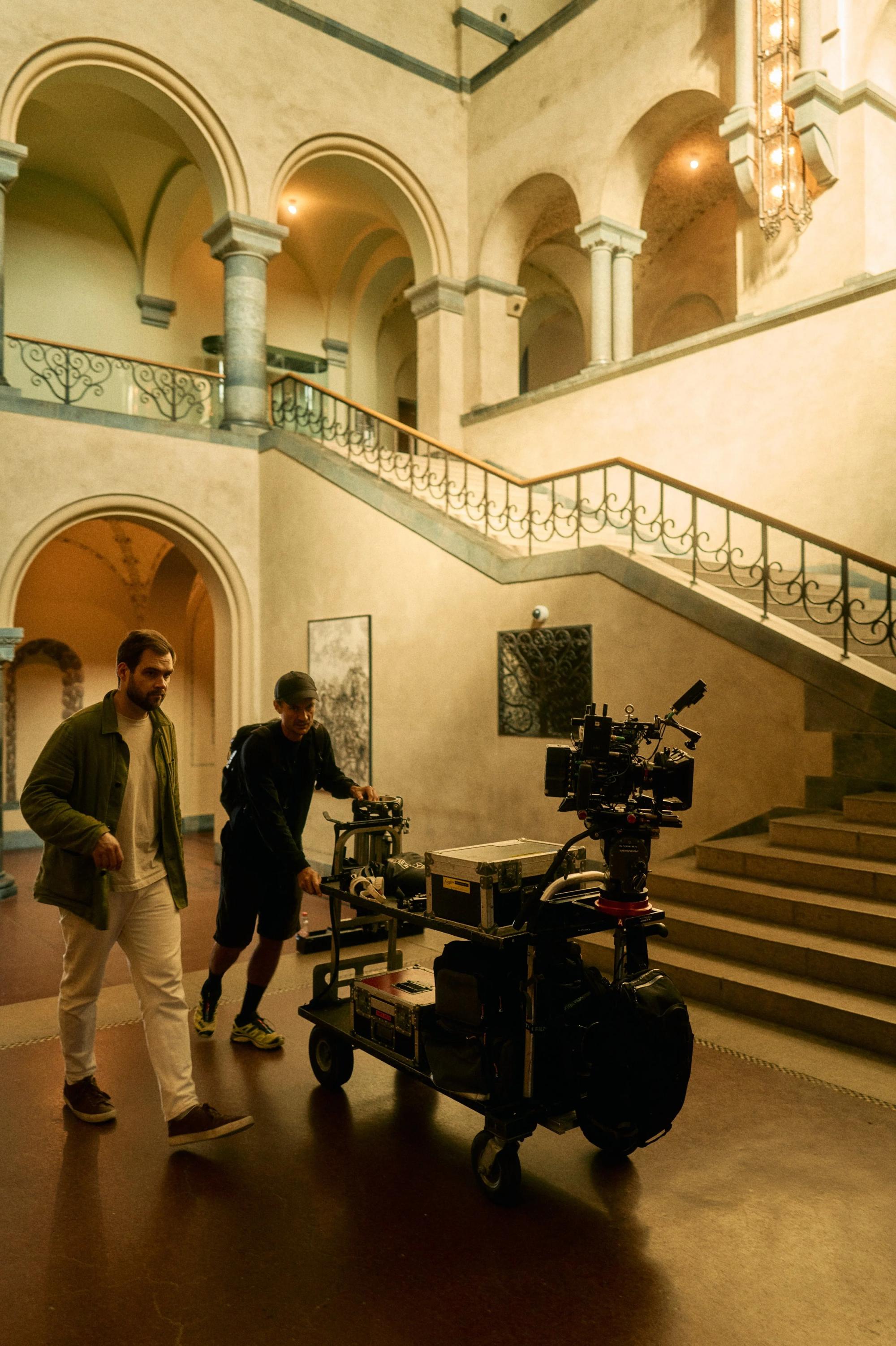 Behind the scenes 04