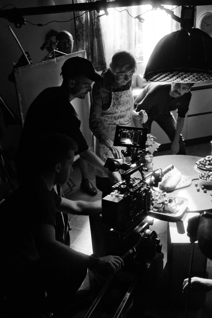 Behind the scenes 33