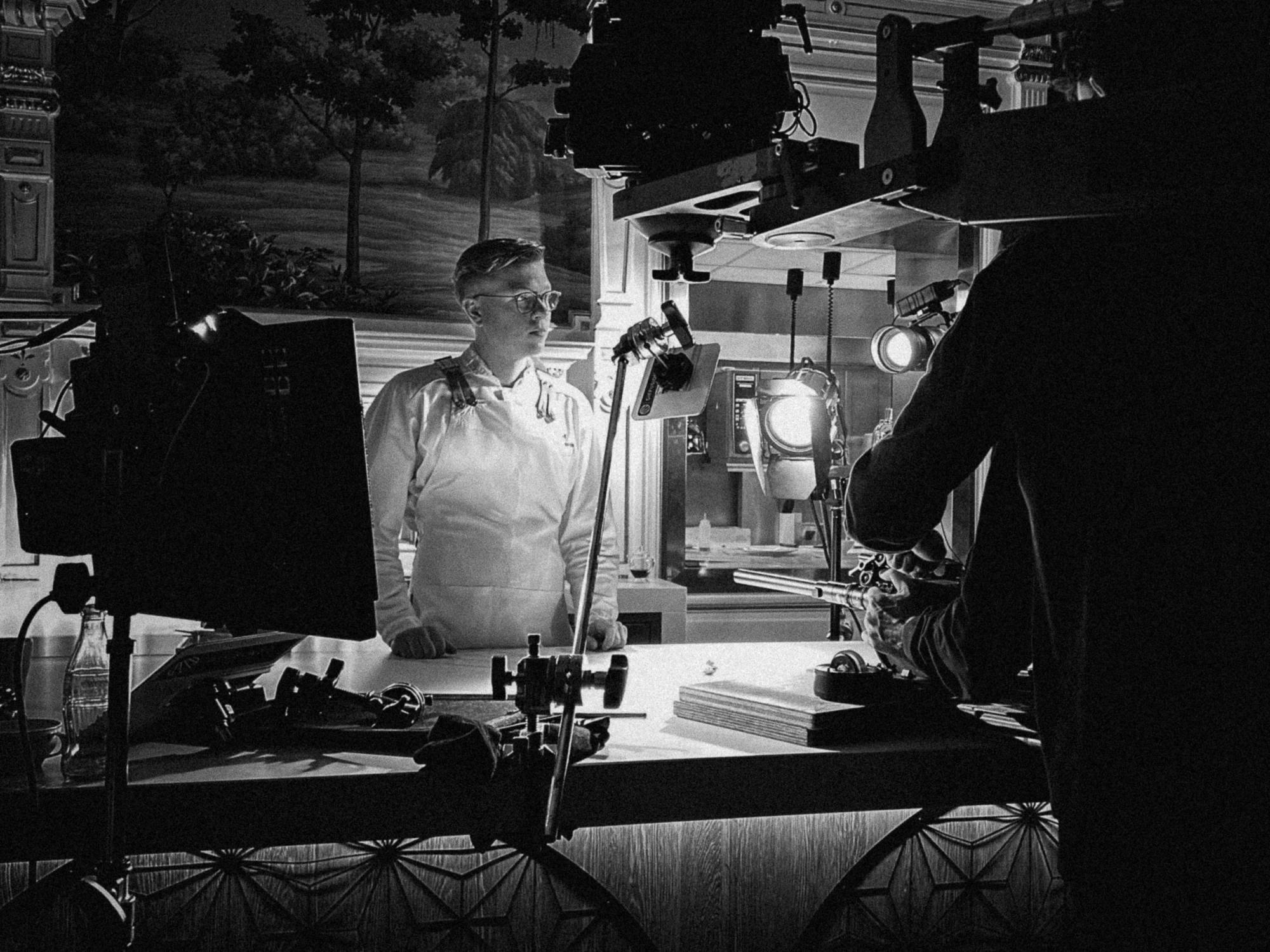 Behind the scenes 01