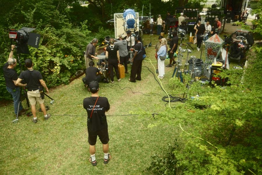 Behind the scenes 33