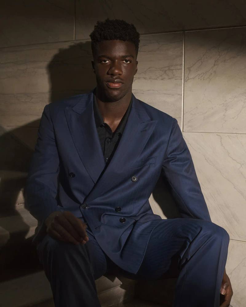 BRIONI DRESSES COMO 1907 FOR NEW SEASON image about Italian fashion house Brioni becoming the official formalwear partner for Como 1907 football club. Covers partnership details, clothing specifications, and business strategy for both organizations.