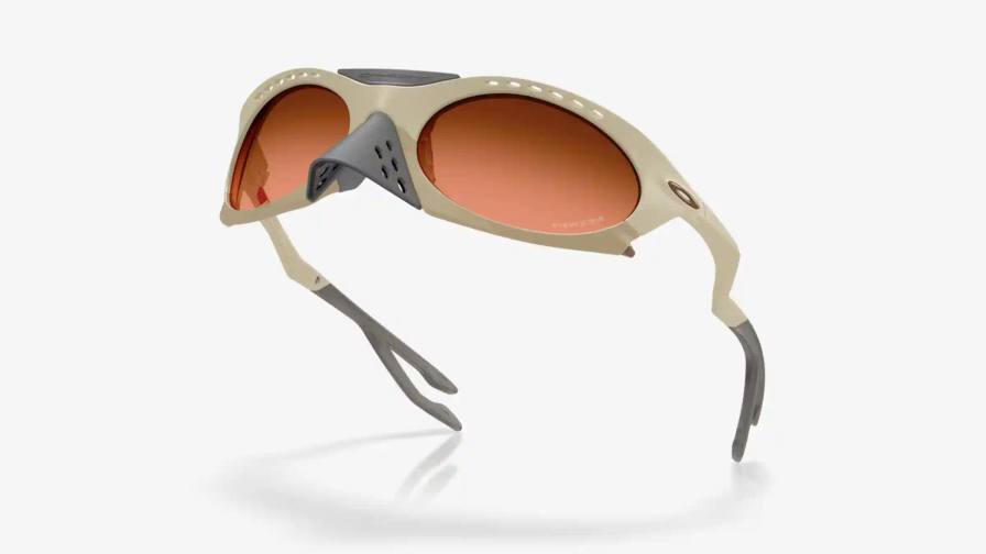 Oakley Close-up view of Oakley Plantaris sunglasses, showcasing organic shapes and removable nosepiece