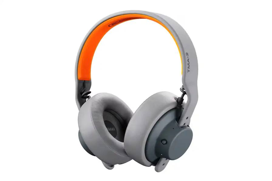 AIAIAI announces collaboration with musician Devonté Hynes, known as Blood Orange, for limited edition Tracks and TMA-2 Wireless headphones. The Artist Series launches October 30, 2025, with prices at $70 and $220 USD.