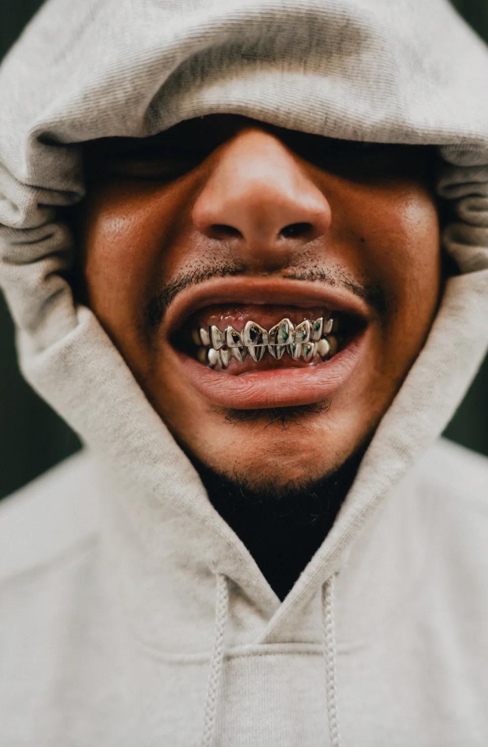 A text article detailing an interview with Swiss rapper Di-Meh about his career origins in Geneva and recent musical projects.