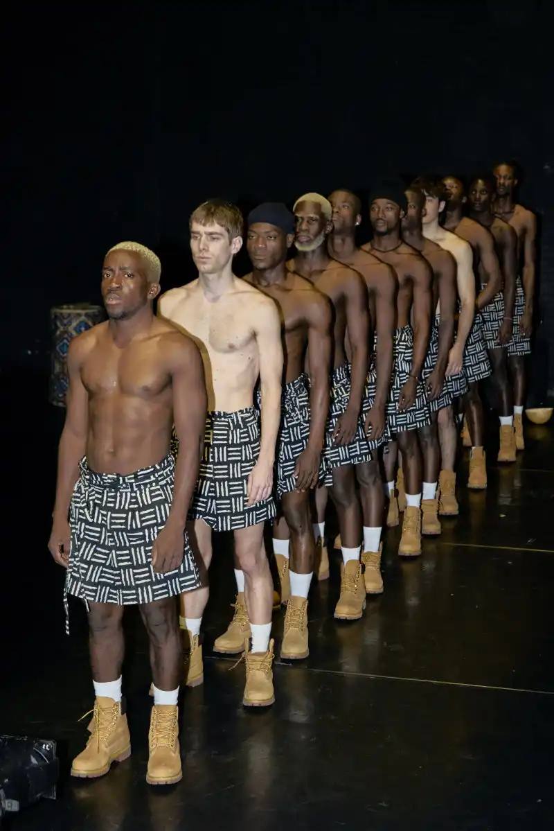 Timberland's classic boots appear in choreographer Dani Pannullo's contemporary dance performance Constellations, running through February 8th at Teatros del Canal in Madrid. The collaboration connects the brand's streetwear heritage with performance art.