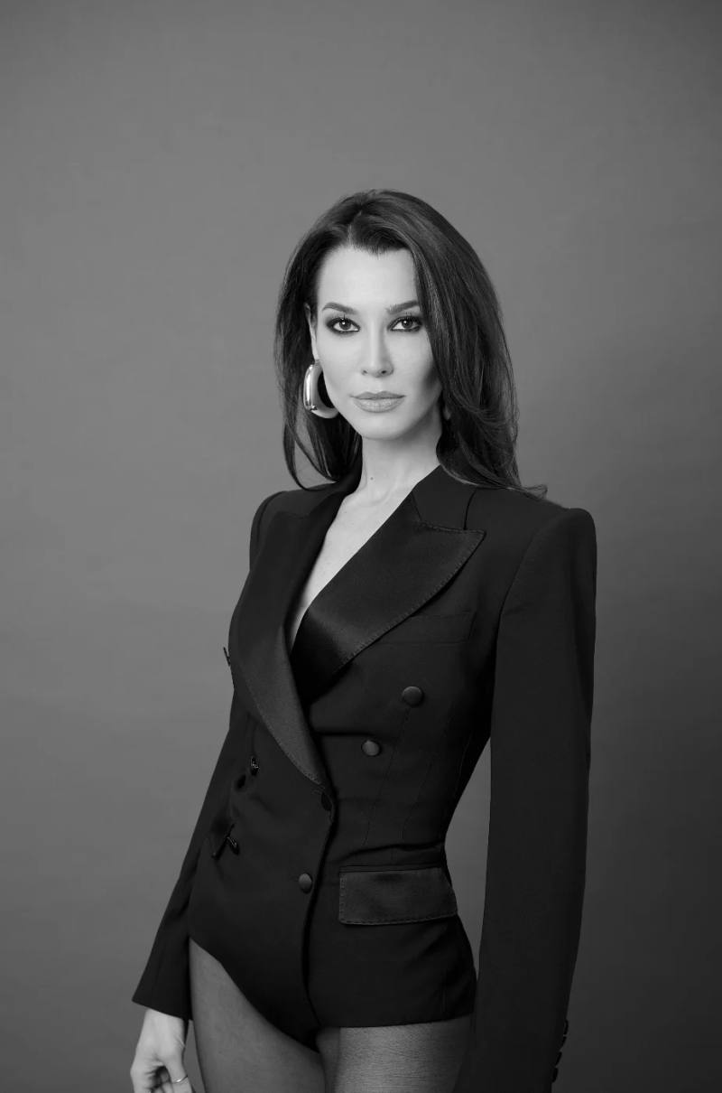 image of Alessandra de Tomaso, founder of ADT|PR, discussing her transition from fashion design to celebrity PR. She explains her results-oriented business model, focusing on product placements and partnerships instead of traditional press. De Tomaso shares insights on adapting to the changing luxury market, working with global celebrities, and building authentic brand connections through creative strategy.