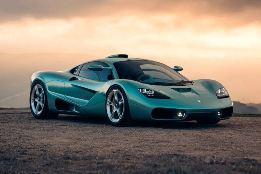 image overview of the new Gordon Murray S1 supercar, detailing engine specs, manual transmission, chassis changes, and production numbers.