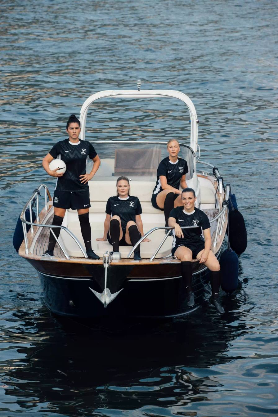 LAKE COMO'S FINEST: F.C. COMO WOMEN UNVEIL STRIKING NEW KITS - Gallery Image 1