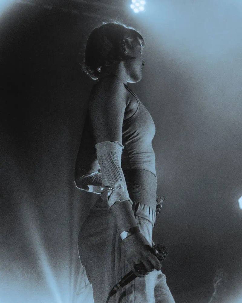 She talks about her happysad contrast, where bright visuals meet fragile lyrics.