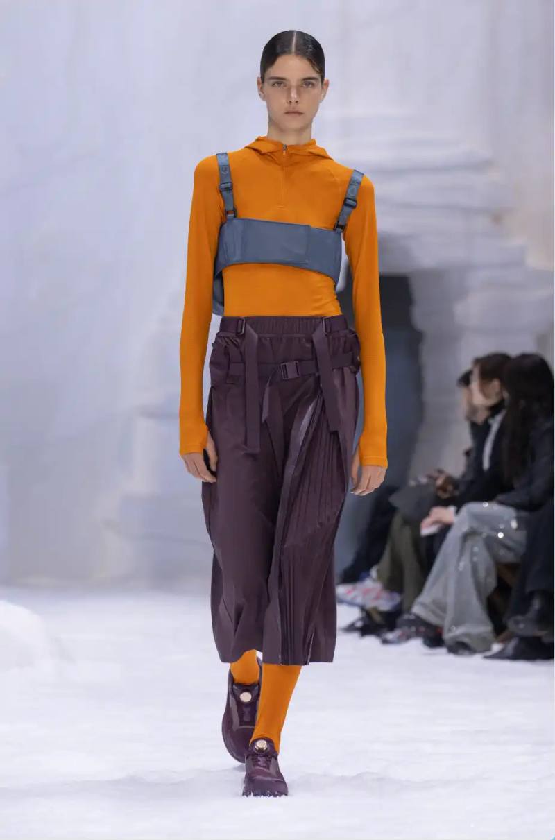 LI-NING RETURNS TO MILAN FASHION WEEK FOR A/W26 Chinese sportswear brand Li-Ning showcased its Autumn/Winter 2026 collection at Milan Fashion Week on January 16, 2026, presenting two lines focused on winter sports aesthetics and performance wear.