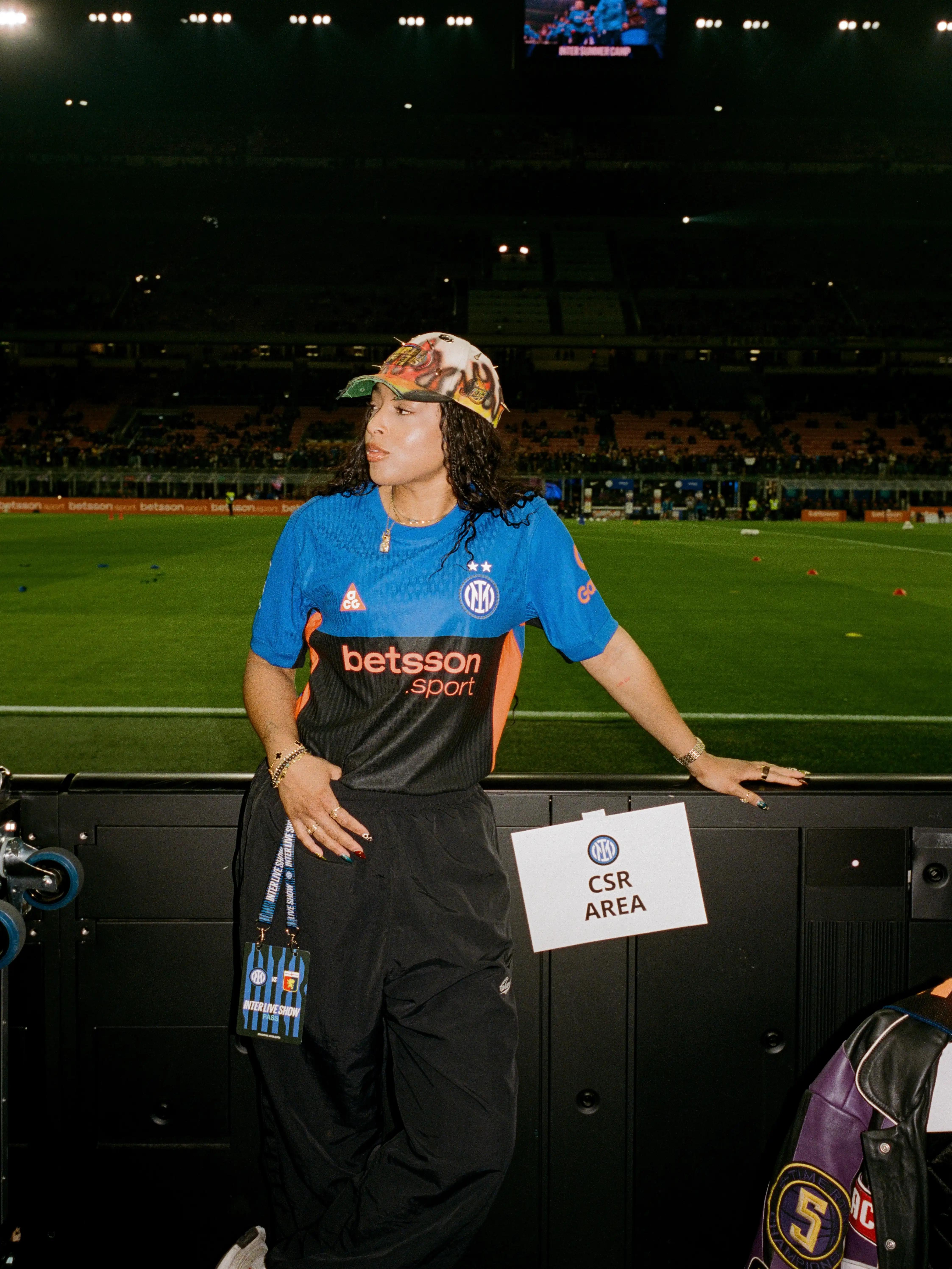 An interview with DJ HoneyLuv at the Inter Milan match in Milano discussing her career and new single.
