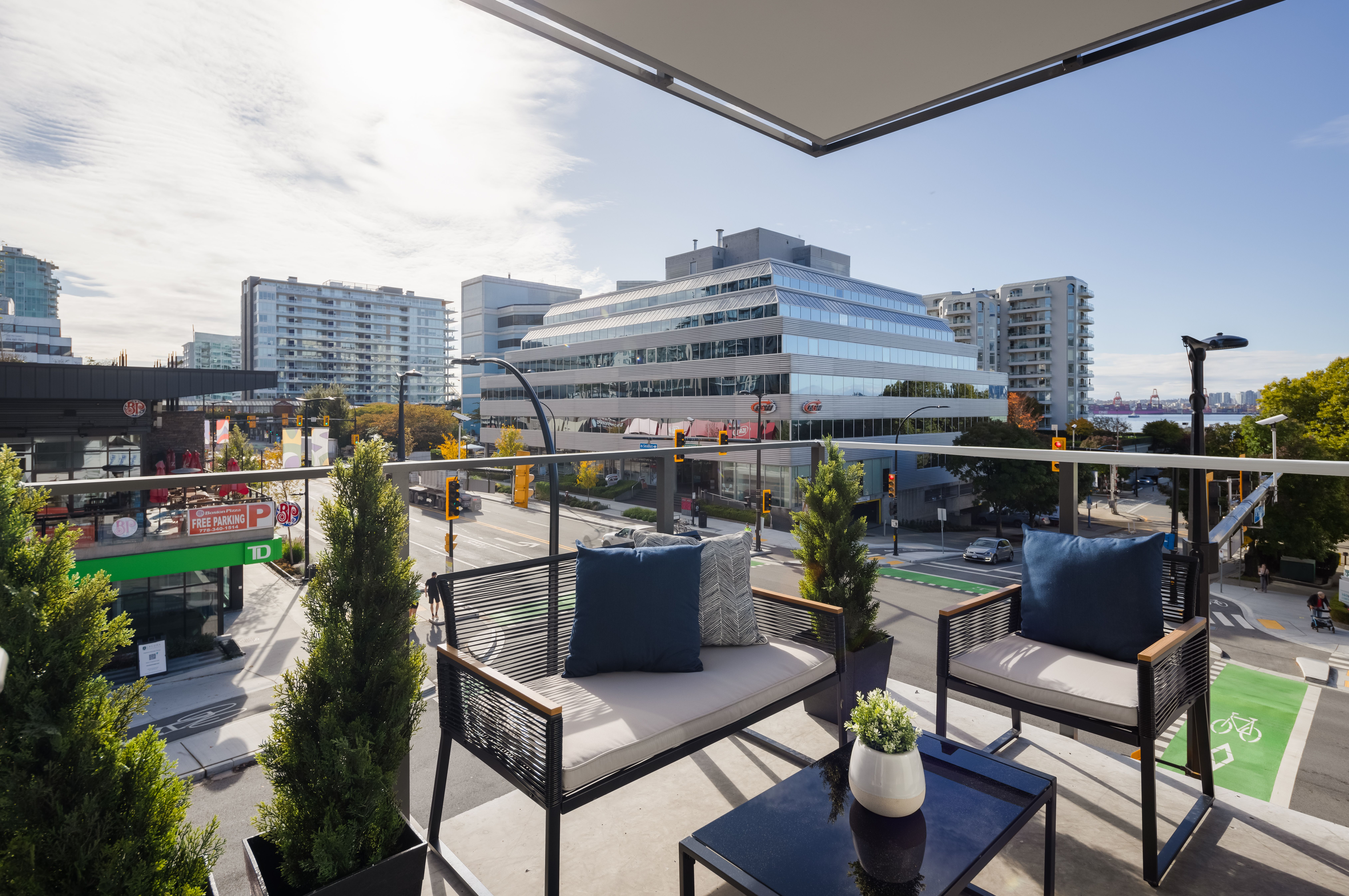 Outdoor patio and seating area at Victor