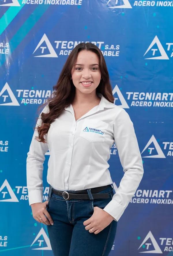 Angie Granadillo - Jefe de Compras Y Suministros