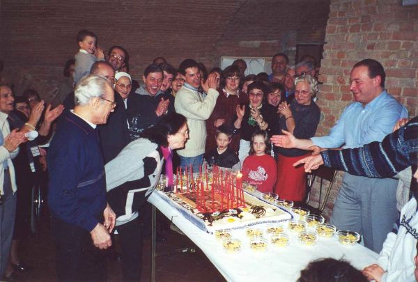 Festa per i 25 anni del maestro alla guida del coro, 2000