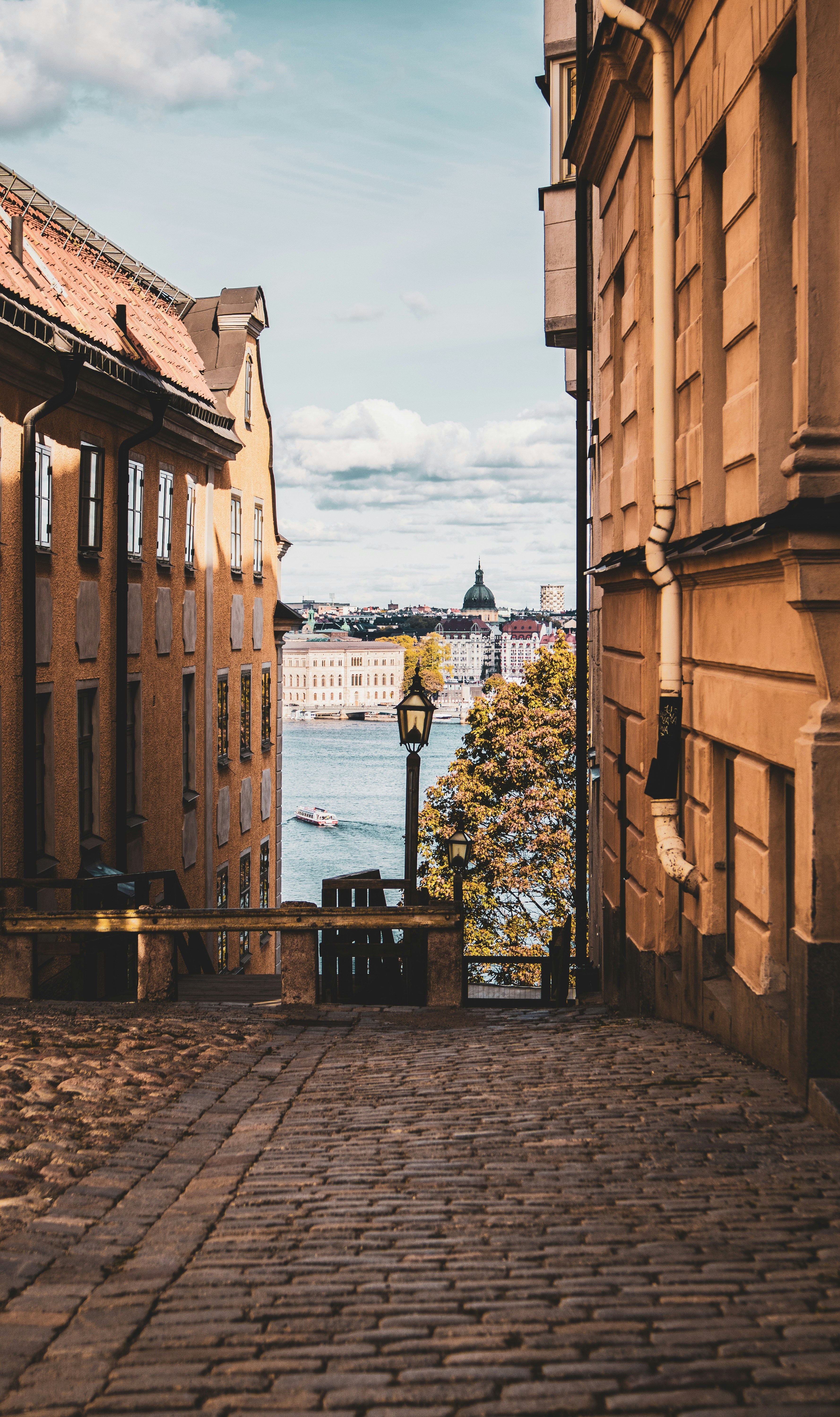 Utsikt över Stockholm från en gata på Södermalm