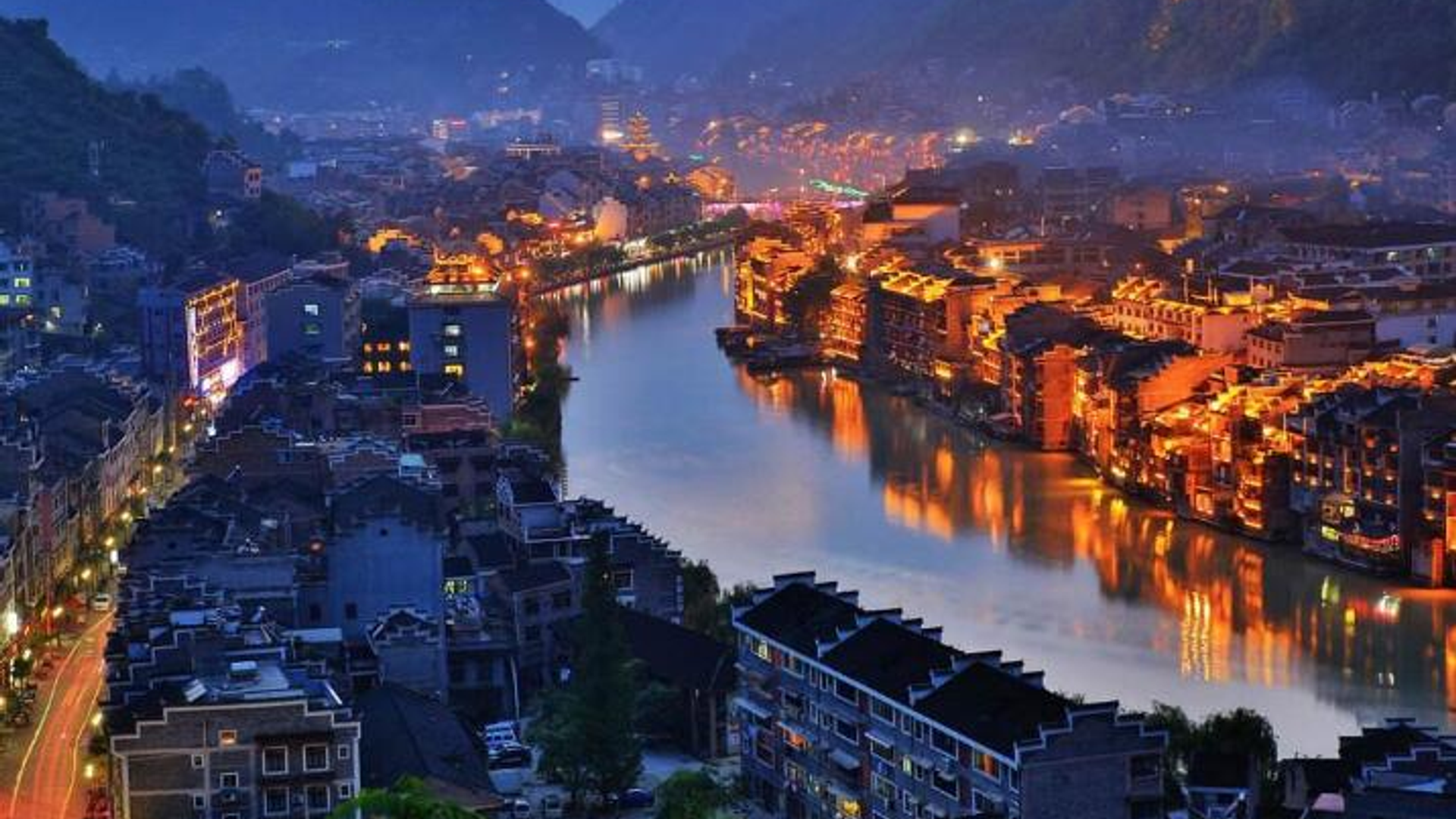A Sour Bite Opens Guizhou: When Sour Fish in Qiandongnan Meets VERTU Personal Butler Service
