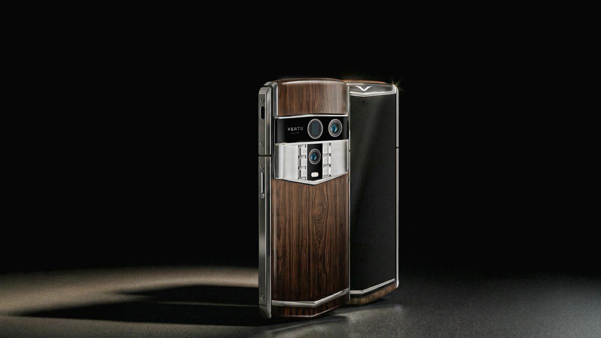 Top 10 Reasons the Agent Q Solid Walnut Elevates Your Tech Gear