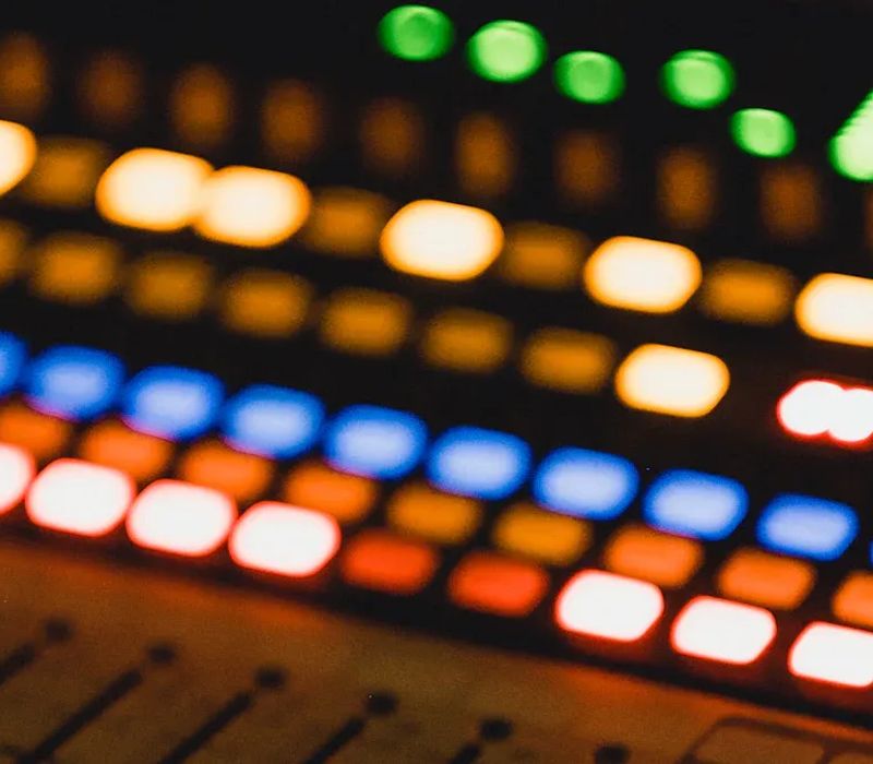 Comparing the Best AI Music Upscaler Tools for Musicians and Producers