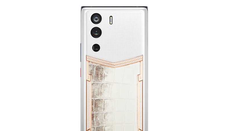 A pair of Vertu AI Diamond Rings, showing the Shadow Pair Edition.