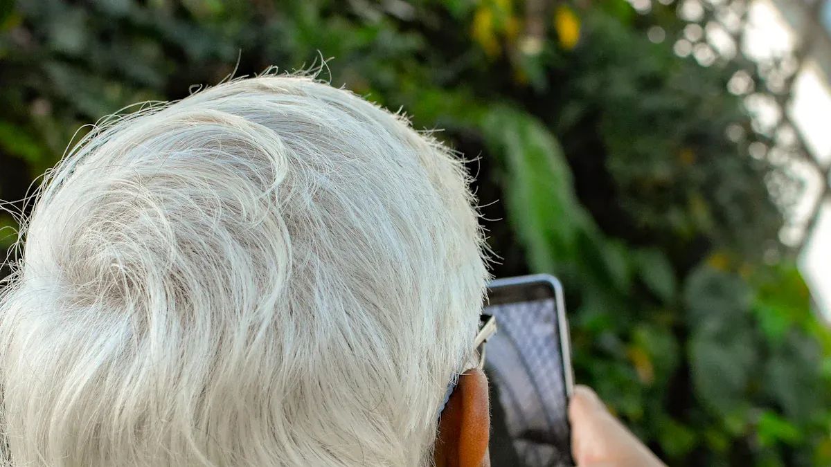 Top 5 Cell Phones for Seniors in 2025