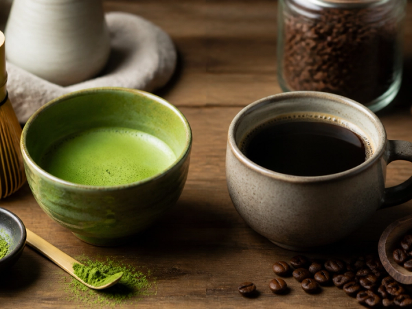 Matcha vs Coffee shown in a practical side-by-side comparison