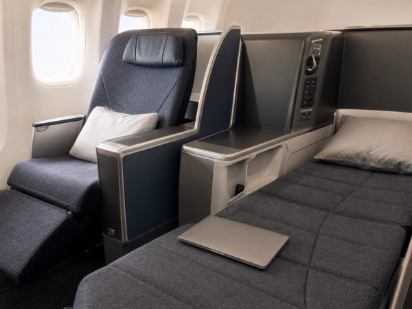Singapore Airlines Premium Economy vs Business Class — When Is the Upgrade Worth It?
