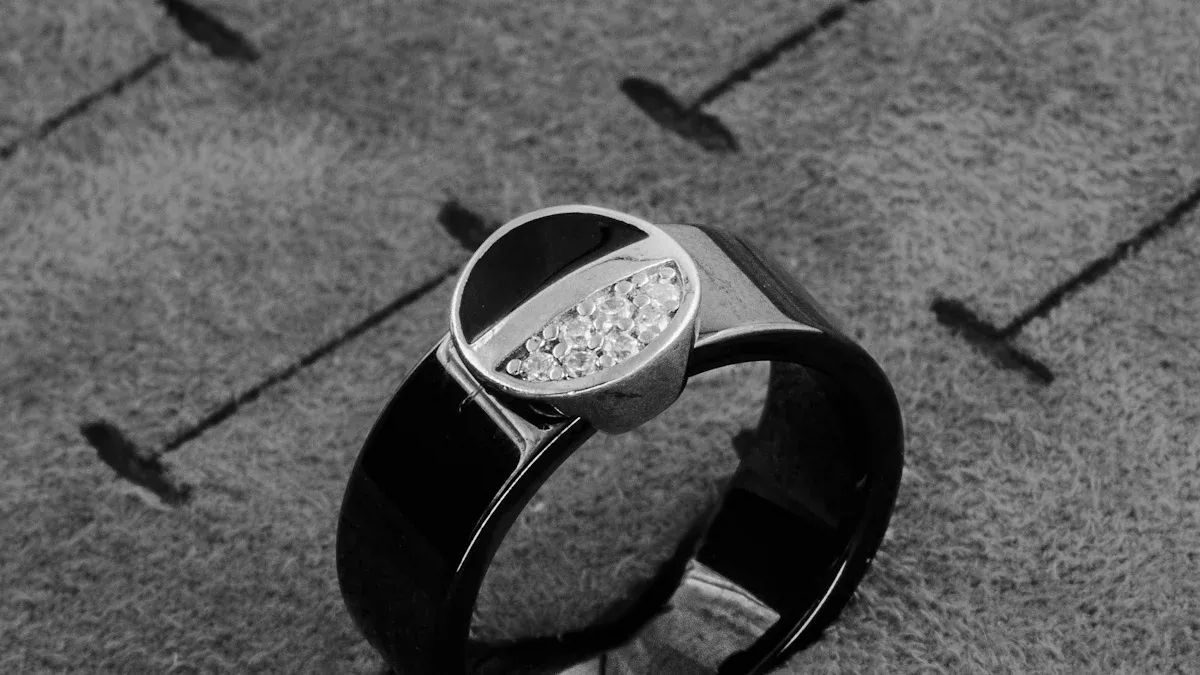 Top Smart Rings with the Longest Battery Life in 2025